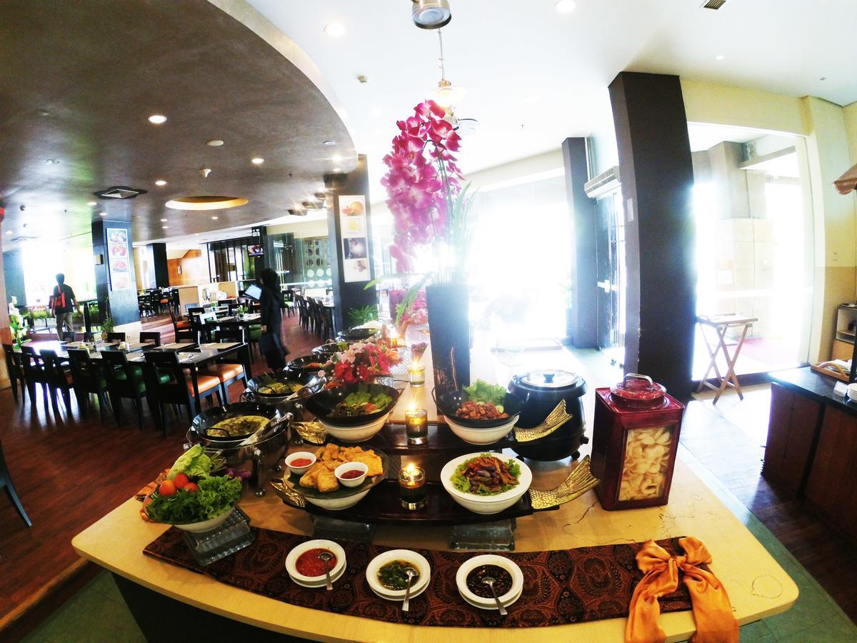 Grand Suka Hotel Pekanbaru Dış mekan fotoğraf